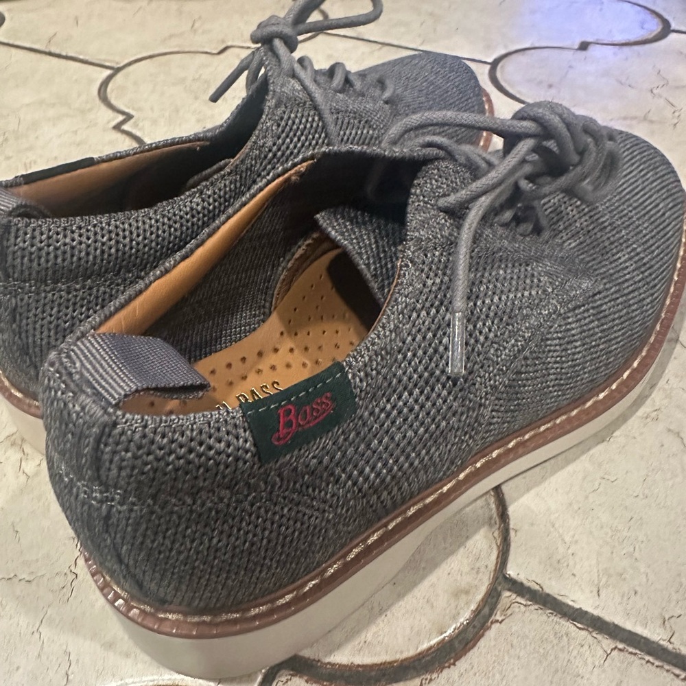 Bass women’s Gray Oxfords brand new comes in replacement box